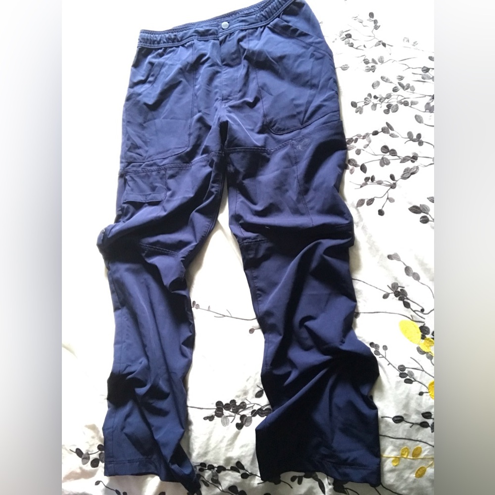 Dickies Pants
Scrub Men’s